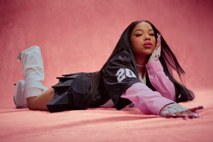 About You startet mit Sängerin Zoe Wees neues Label. Credits: About You