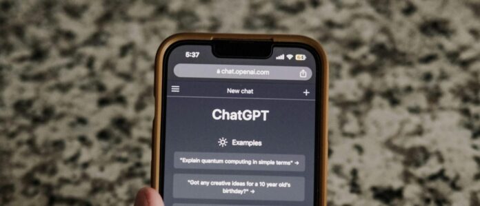 Foto von Airam Dato-on: https://www.pexels.com/de-de/foto/hand-smartphone-verbindung-technologie-15940012/